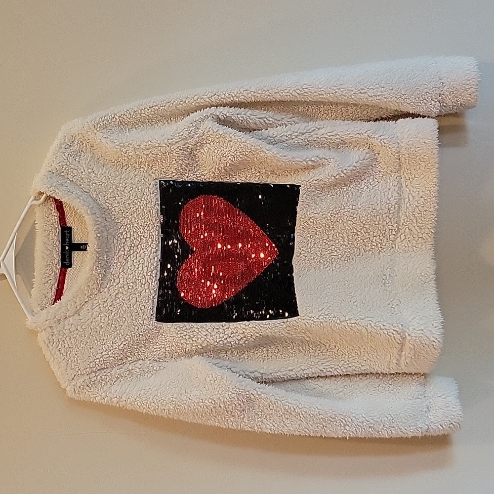 Derek heart sweater